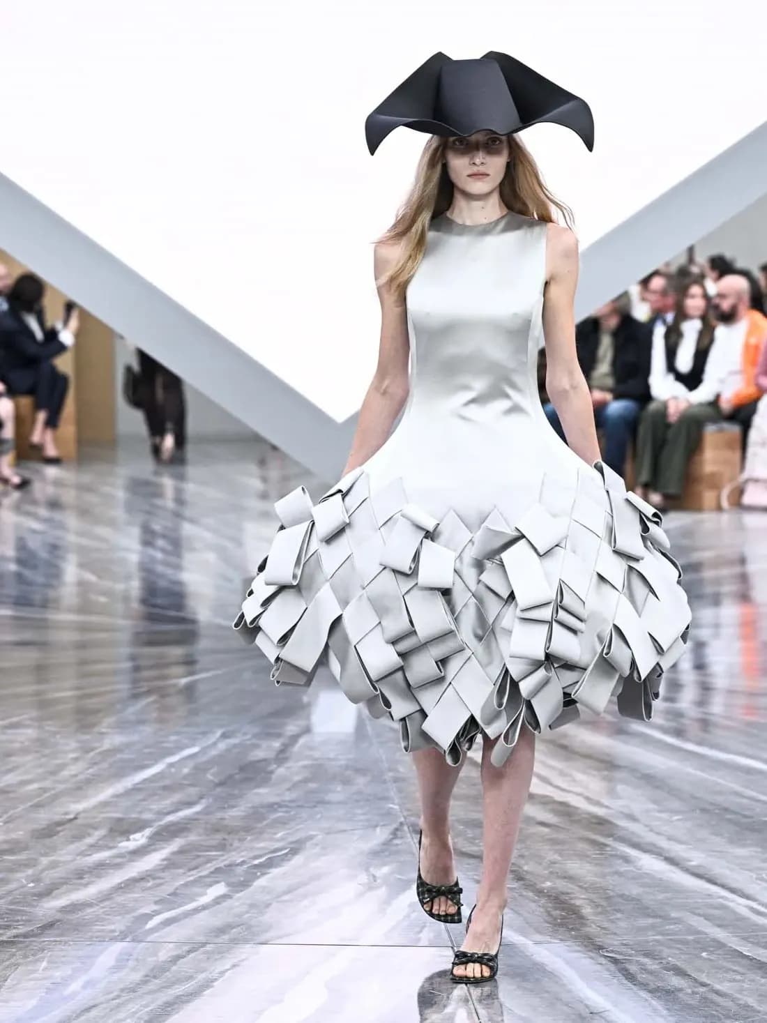 Dior, Gucci și Chanel mizează pe directori creativi îndrăzneți pentru a reda energie, inspirație și eleganță industriei modei de lux.