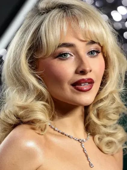 Stylizacje Sabriny Carpenter, księżnej Diany i NewJeans wywindowały aukcję Julien’s ponad $1M.