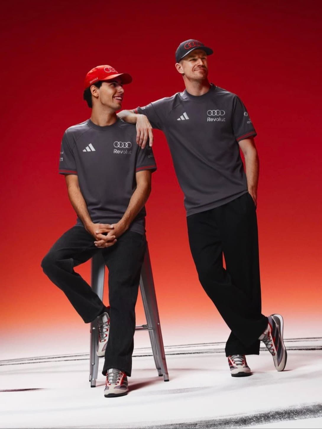 adidas і Audi Revolut F1 Team представили першу спільну колекцію з технологічною екіпіровкою, взуттям ADIZERO та автоспортивною естетикою.