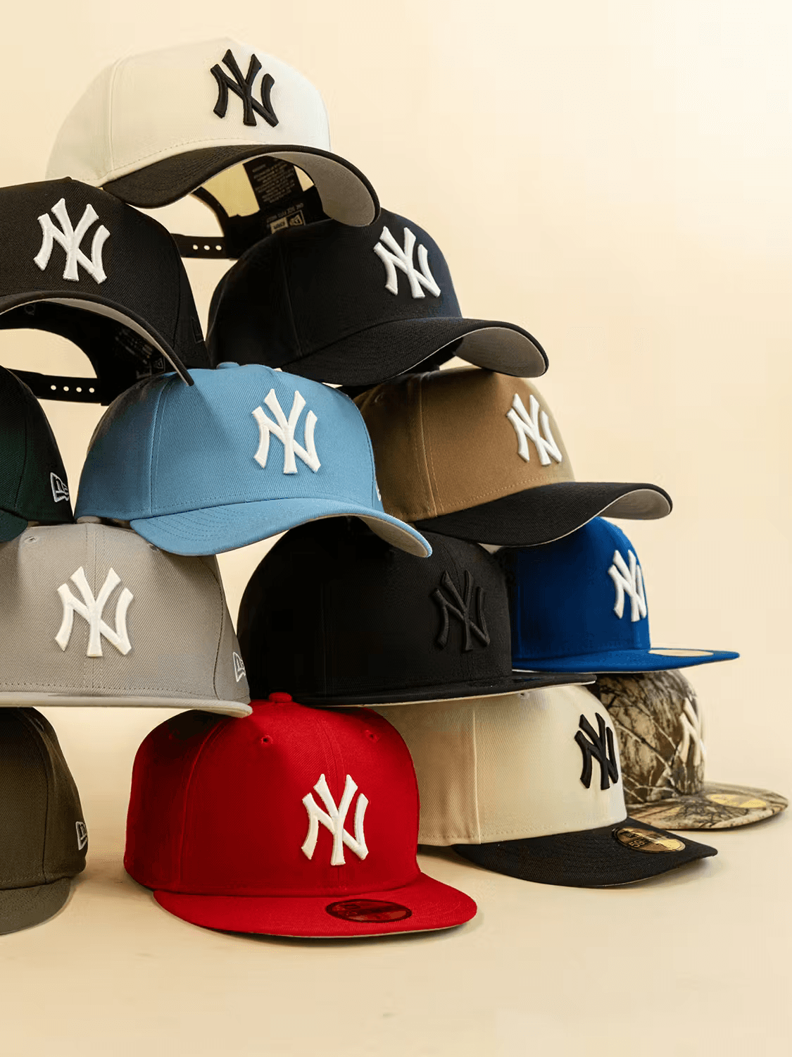 Нова колекція Daily Rotation від Lids переосмислює fitted-кепки як ключовий елемент образу та частину живої mall-культури.
