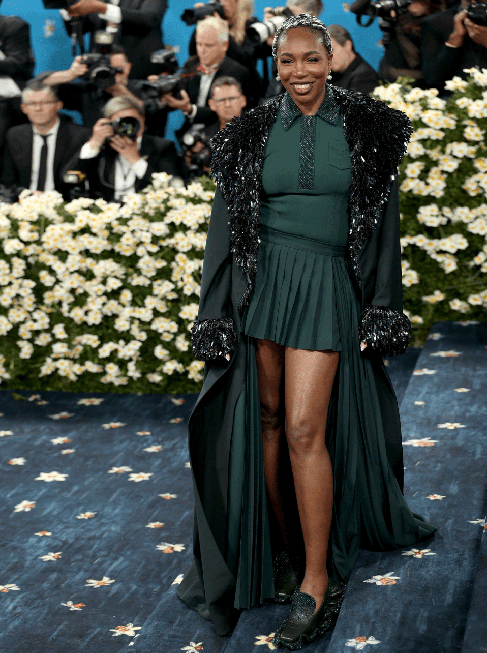 Met Gala 2026 стає не просто модною подією: вона об'єднує знаменитостей, мільярдерів і глобальний вплив, водночас ставлячи питання про те, хто нині контролює моду.