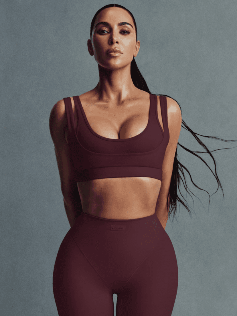 SKIMS is changing fashion in 2026 by using celebrity influence, limited drops, and internet driven demand to outperform traditional luxury strategies