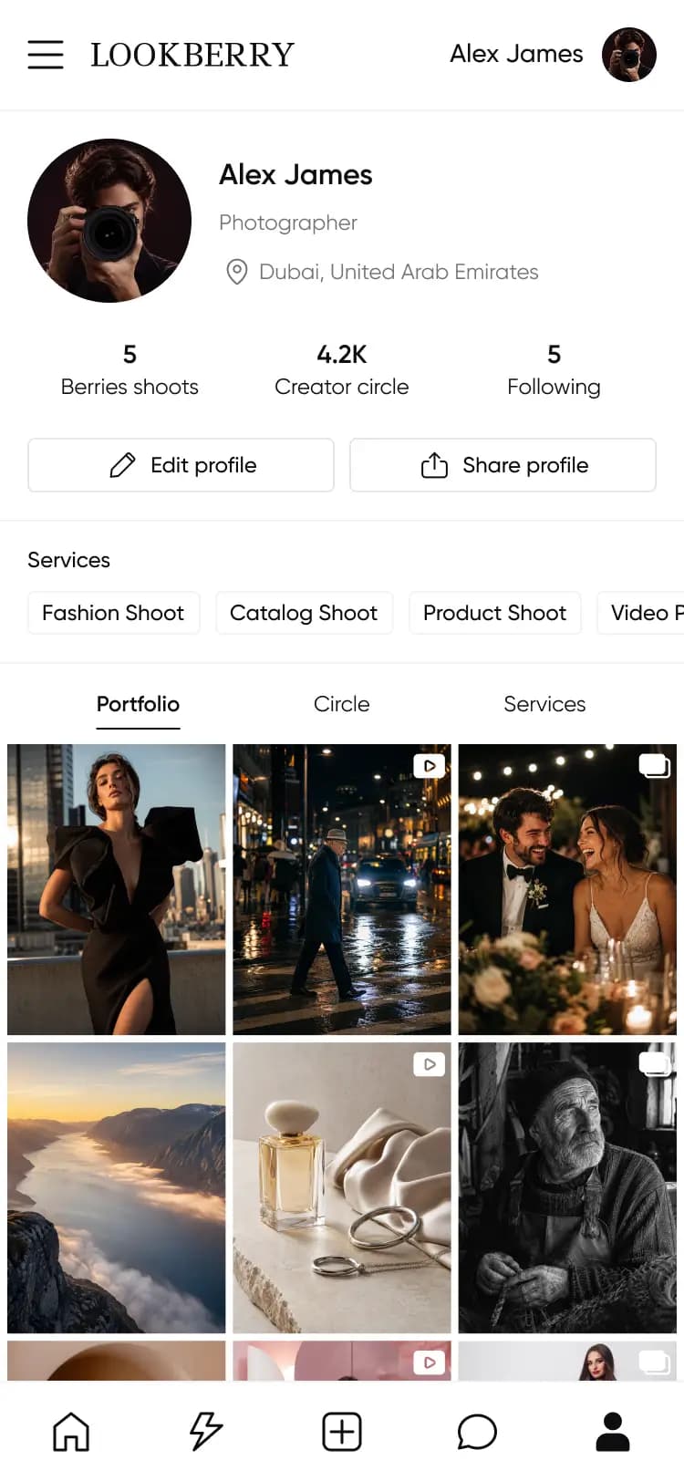 Portfolio del fotografo nel tema chiaro dell'app