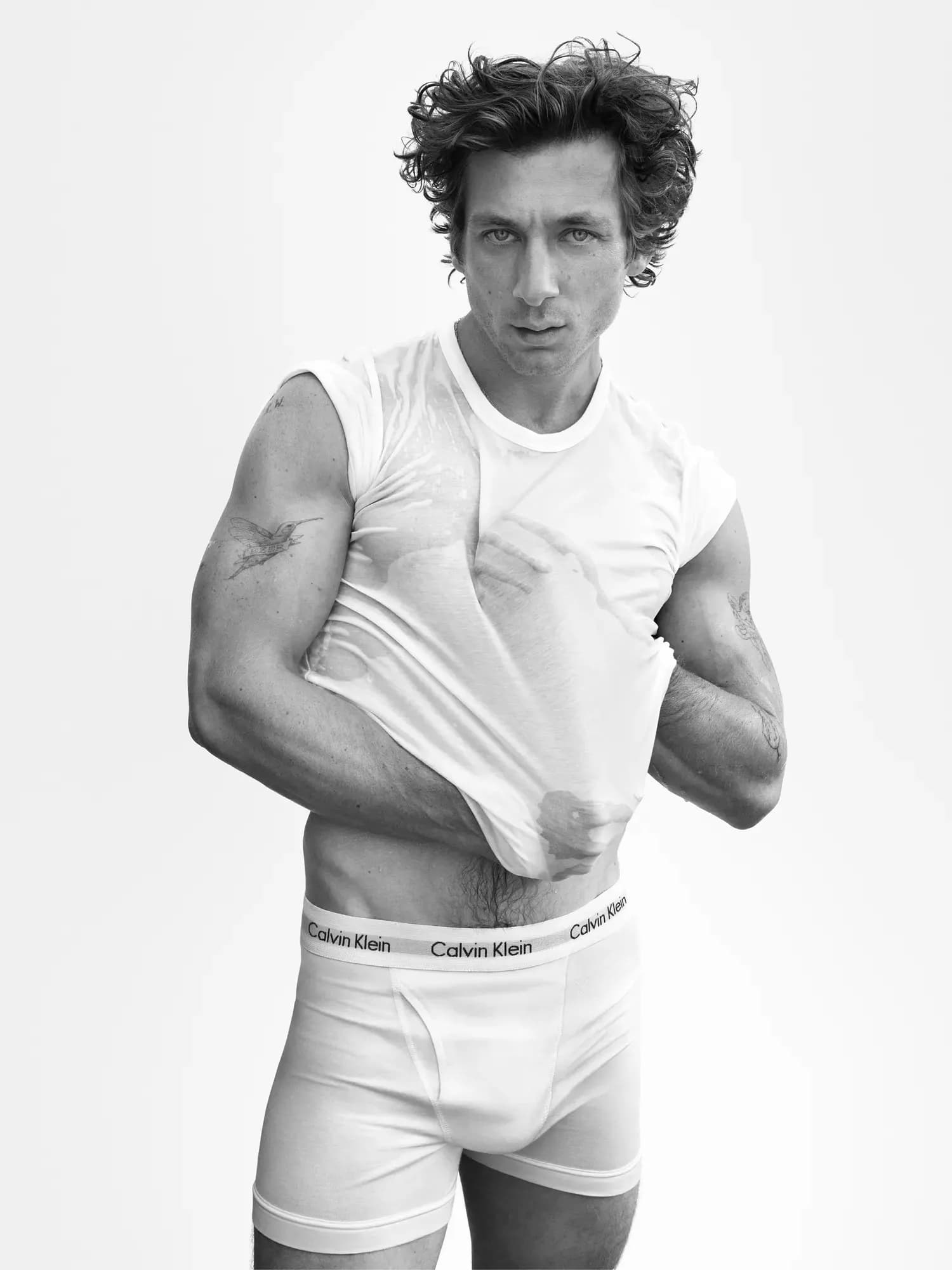 Jeremy Allen White Dazzles in His Latest Calvin Klein Campaign Appearance