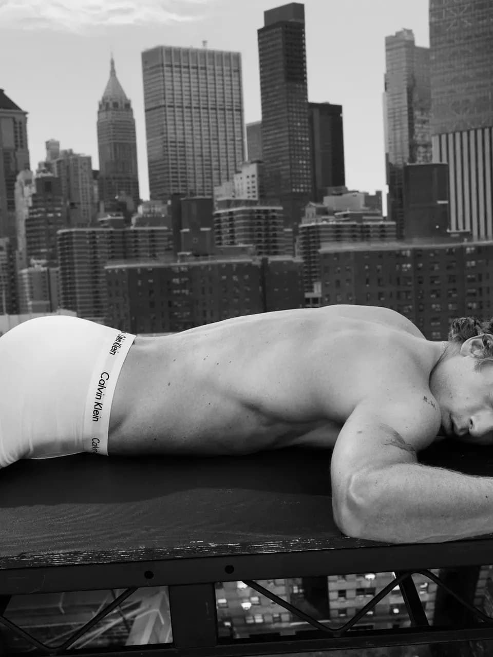 Jeremy Allen White Dazzles in His Latest Calvin Klein Campaign Appearance
