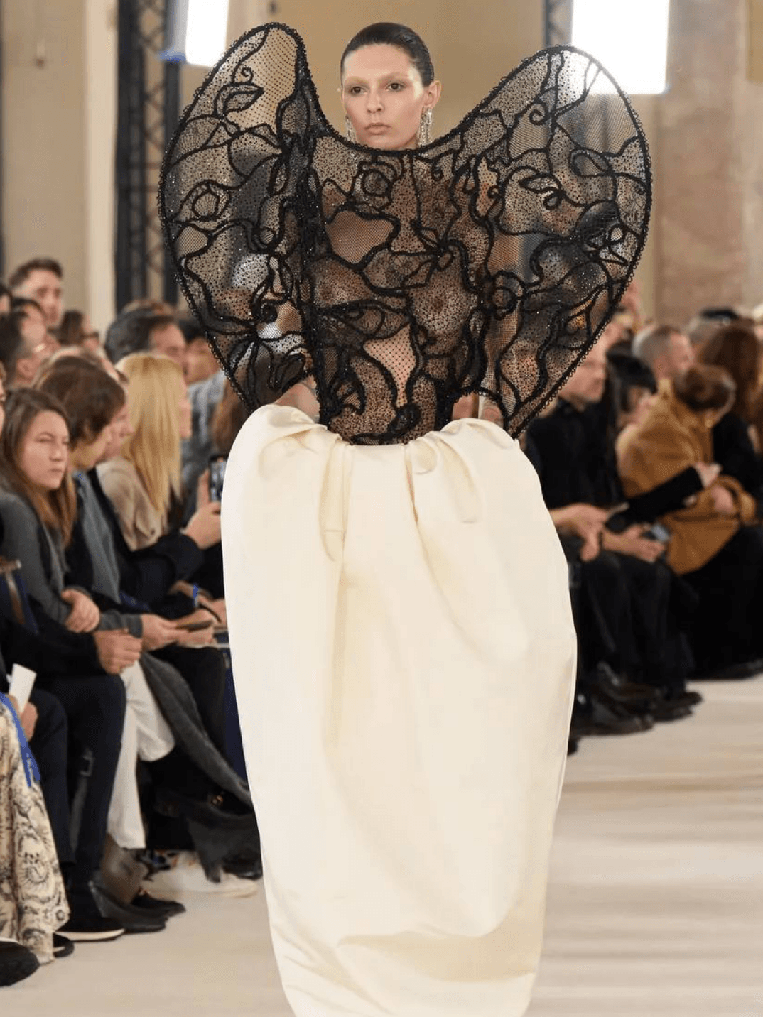 Daniel Roseberry was inspired by perspective as we come to terms with the rise of artificial intelligence and how it will devour our humanity. His inspiration was reflected in his Schiaparelli SS24 Haute Couture collection.