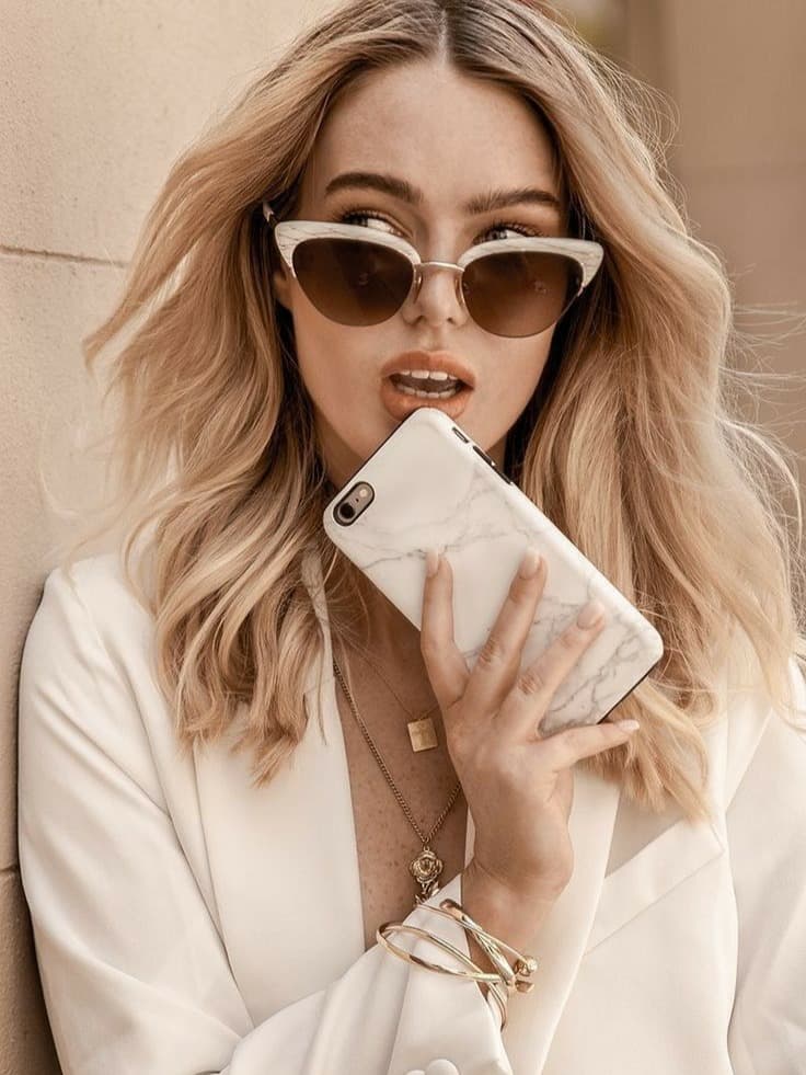 Odkryj, jak robić lepsze zdjęcia modowe smartfonem. Praktyczne porady i kreatywne pomysły na stylowe fotografie z LookBerry.