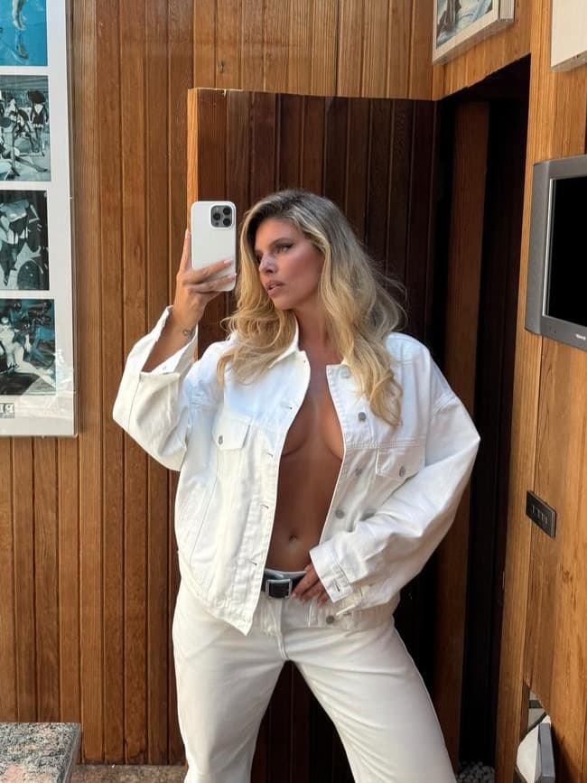 Natasha Oakley’s Glassons collection of elevated basics has fans obsessed. Discover the sold-out styles, timeless colors, and must-have wardrobe staples.