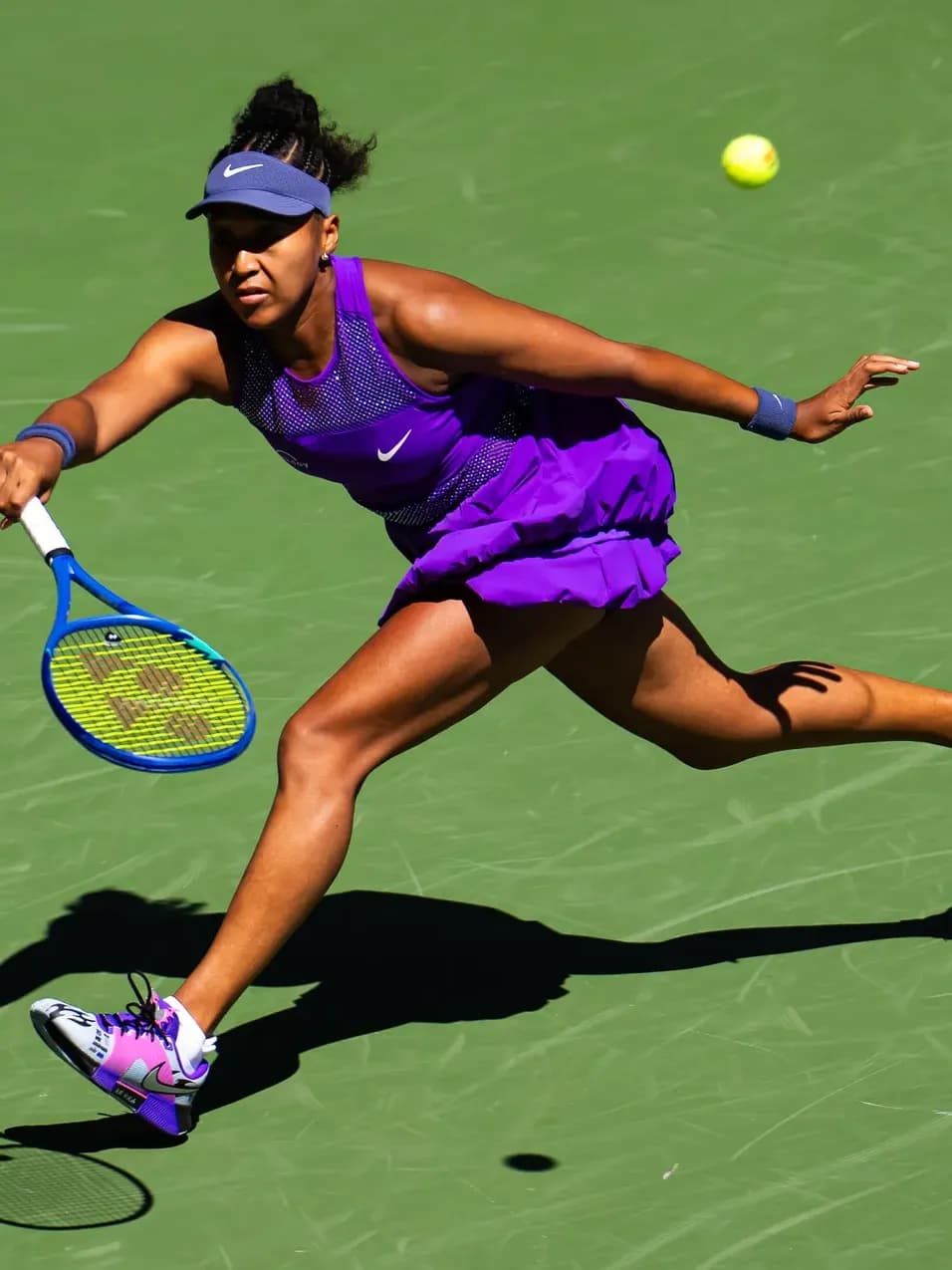 Discover the boldest tennis fashion moments from New York. Osaka, Gauff, Sabalenka and more players redefined court style this season.