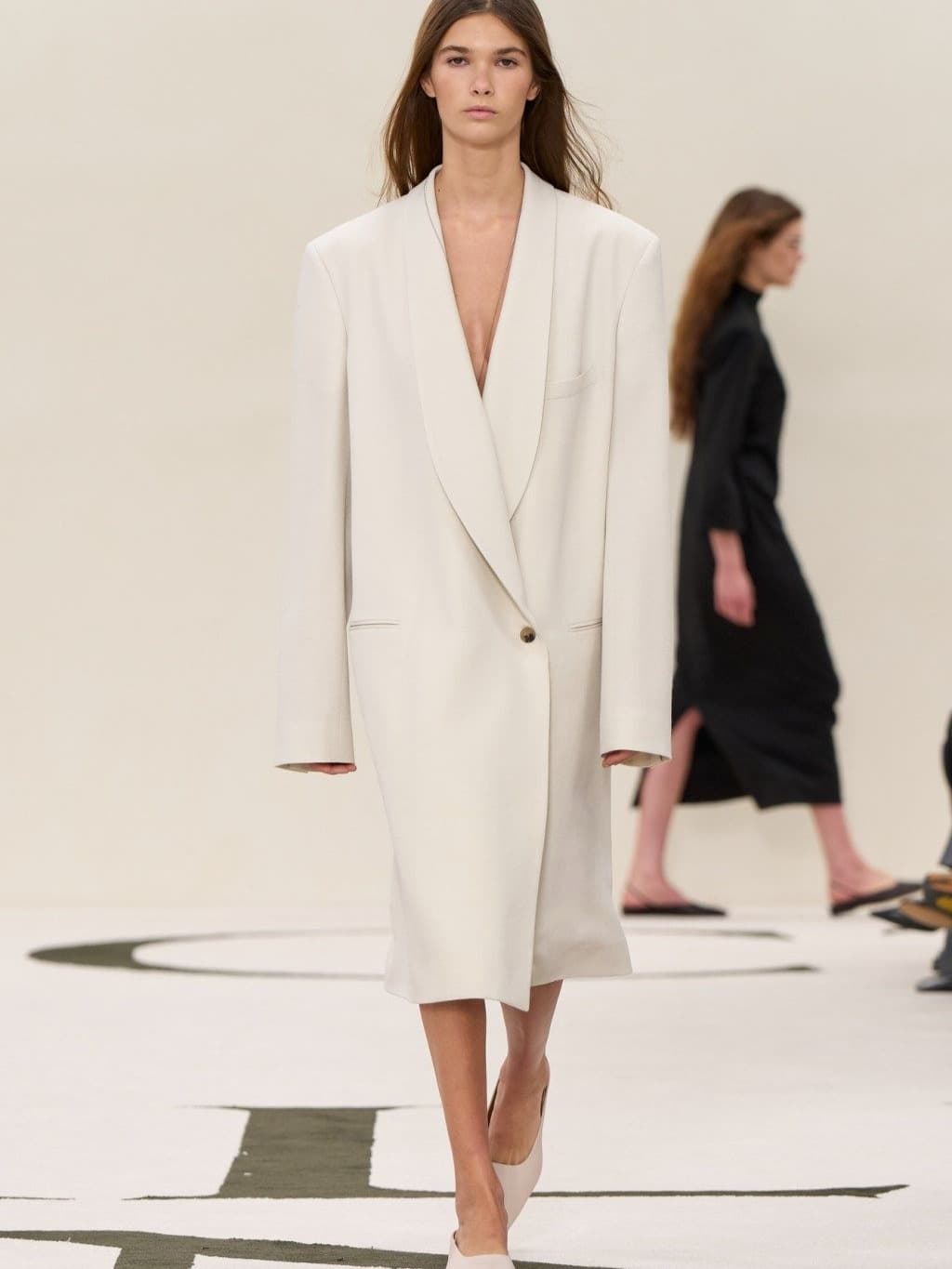 Insights from NYFW 2025: Calvin Klein’s clean monochrome styles contrast with Khaite’s utilitarian elegance — the standout collections of the season.