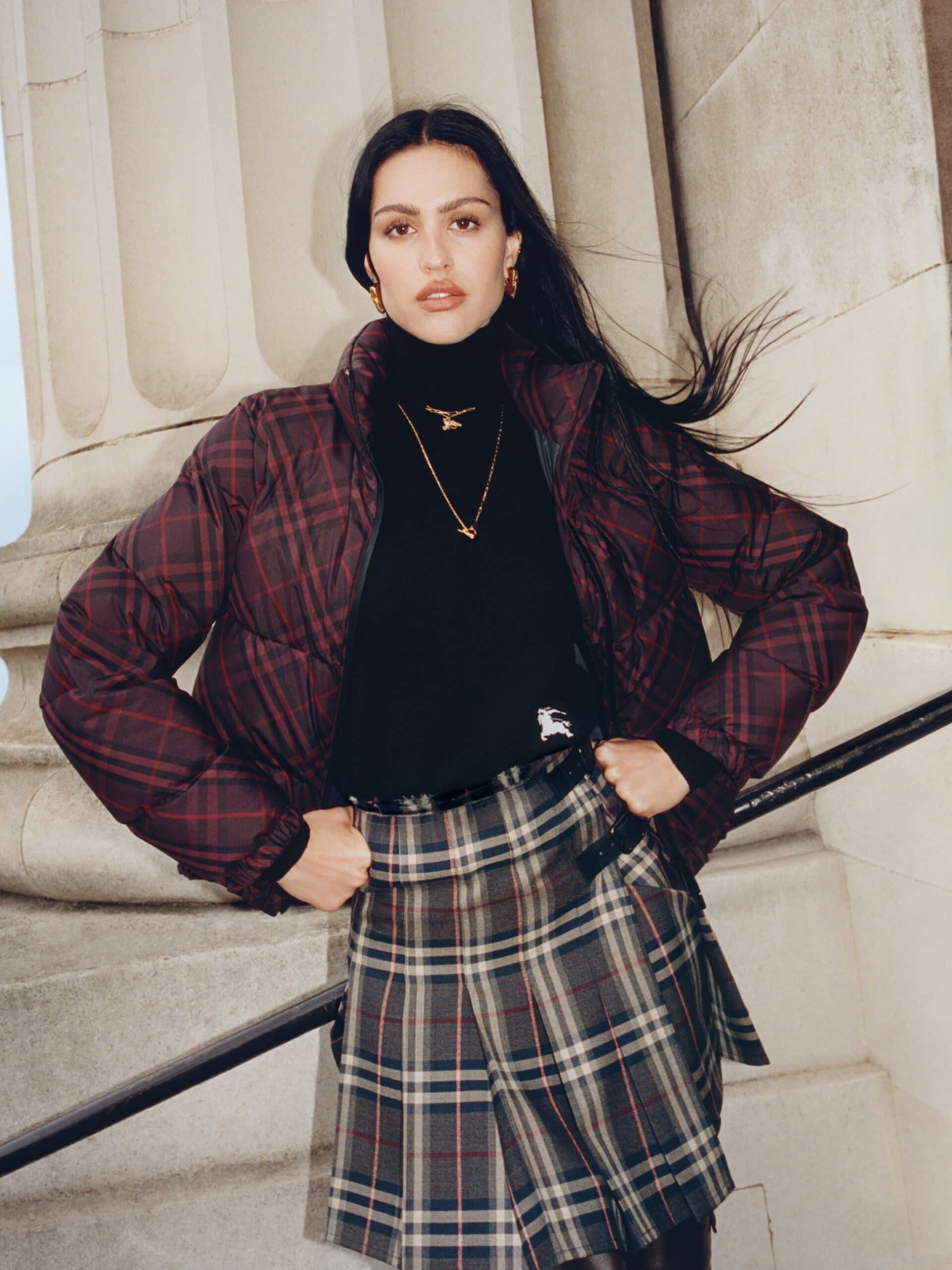 From Chanel’s new ambassadors to Burberry’s cinematic campaign, discover the most exciting fashion and beauty news of October 2025.