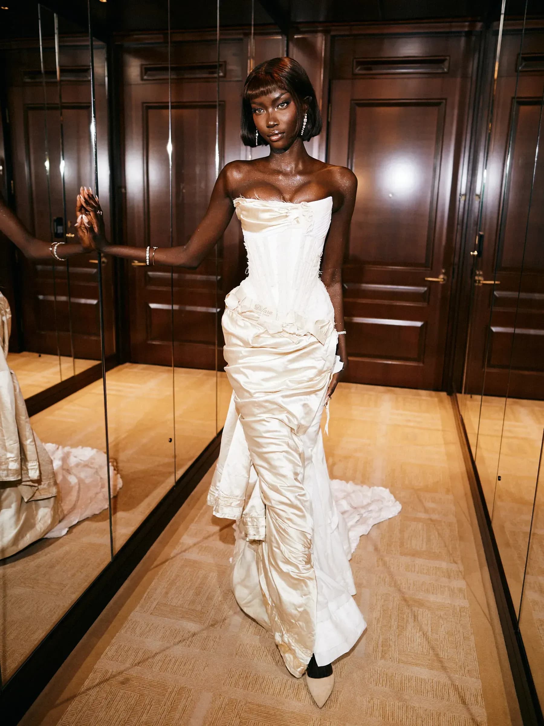 Anok Yai wins Model of the Year 2025! Inside her historic night, the custom look, and why the industry is buzzing now.