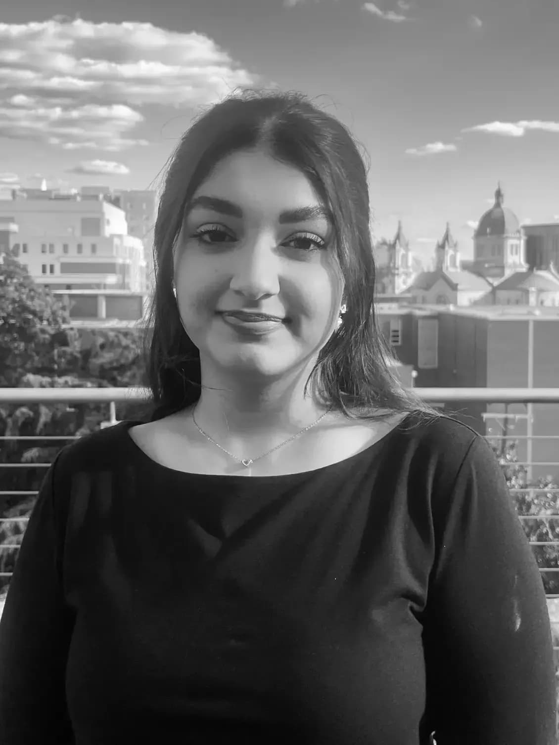 Maham Asim i 'Osobiste Tkanie': integrowanie historii rodzinnej w tkaniny. To przyszłość luksusu - śledzalnego i znaczącego.